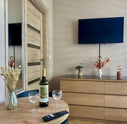 Apartstars Powstancow #17